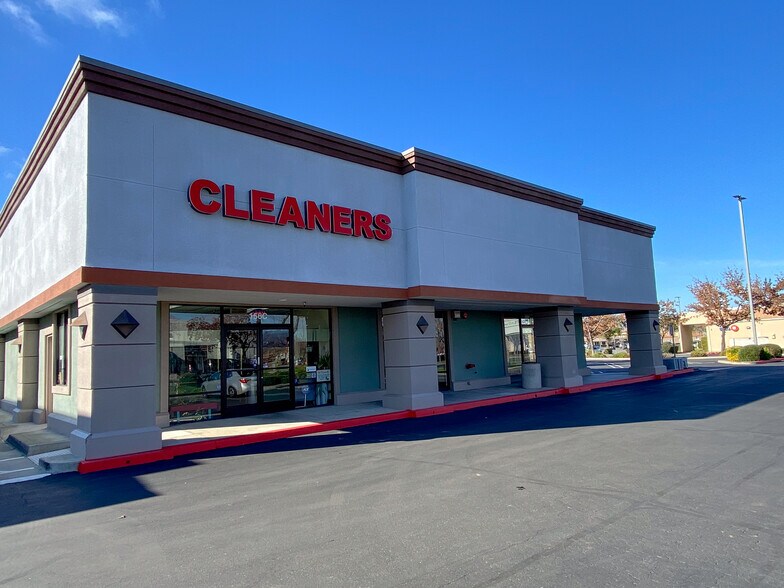 More Photos Of 1449 E F St, Oakdale Unknown For Sale