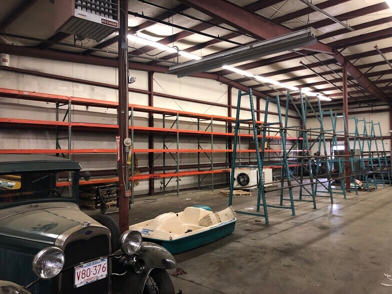 More Photos Of 384 Hartford Tpke, Shrewsbury Warehouse For Lease