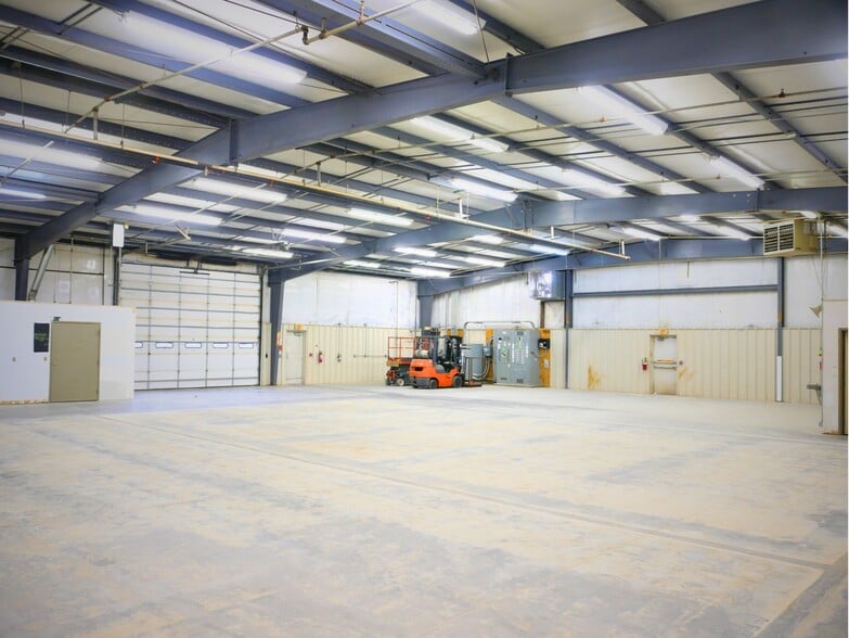 More Photos Of 400 Westland dr, Edmond Manufacturing For Sale