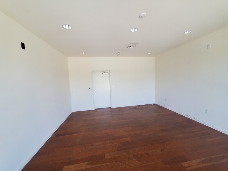 More Photos Of 751-827 E Edna Pl, Covina Warehouse For Sale