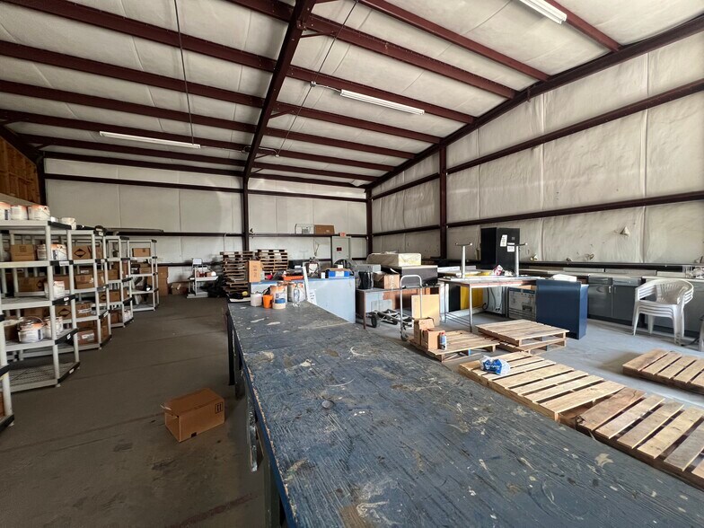 More Photos Of 3910 Osage St, Houston Service For Lease