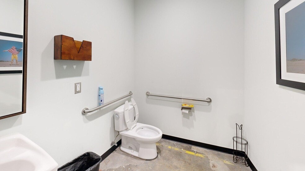 More Photos Of 550 Somerset Ter NE, Atlanta General Retail For Lease