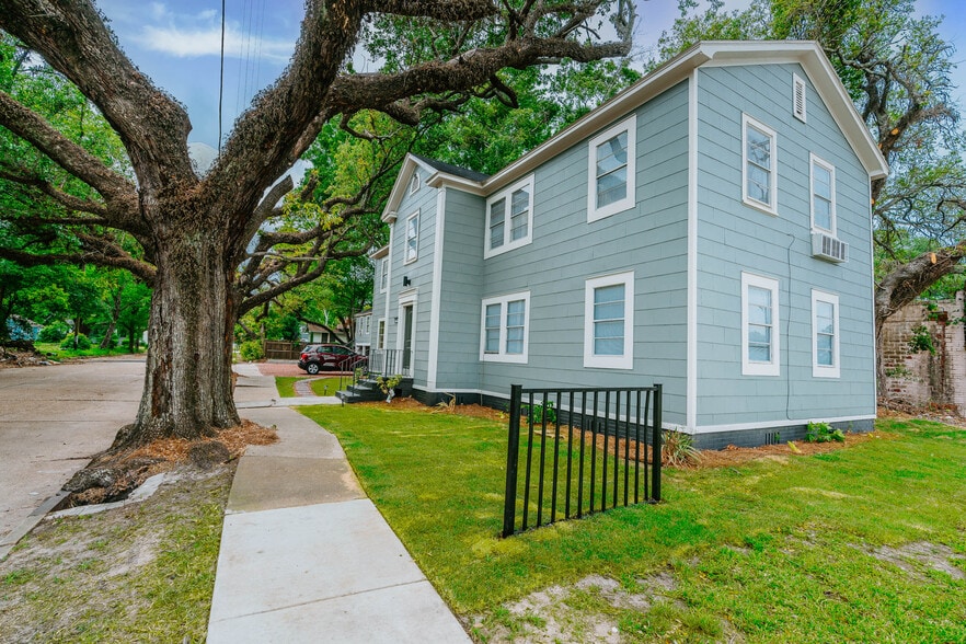 More Photos Of 1300 Illinois St, Mobile Multifamily For Sale