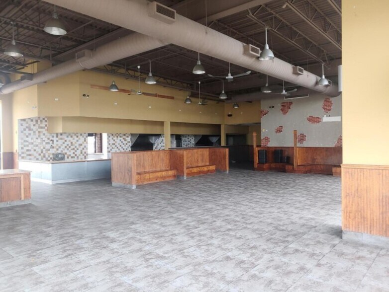 More Photos Of 1960 N Rand Rd, Palatine Restaurant For Sale
