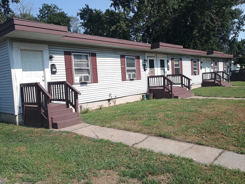 More Photos Of 2222-2232 Alexander St, Granite City Apartments For Sale