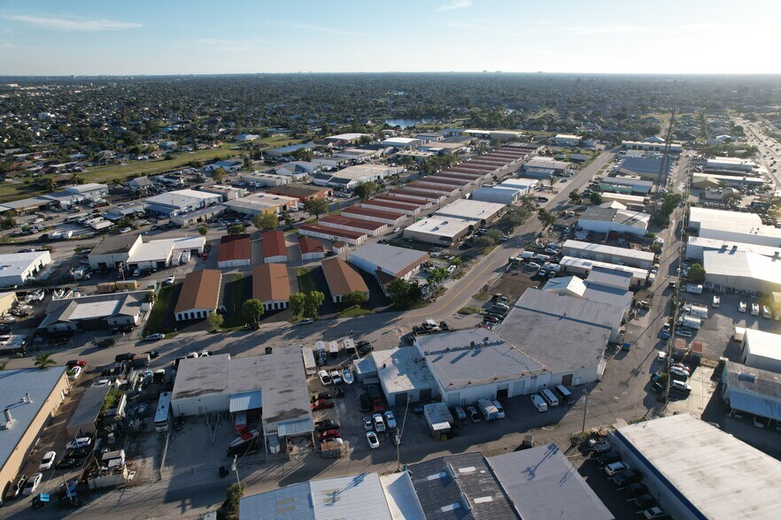 More Photos Of 1203 SE 9th Ter, Cape Coral Light Distribution For Sale