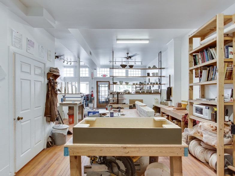 More Photos Of 3815 34th St, Mount Rainier Storefront Retail Office For Lease