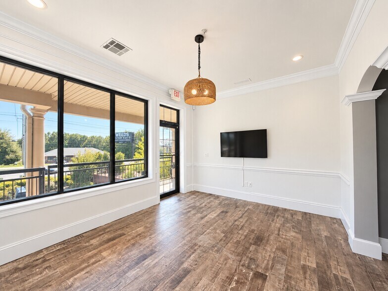 More Photos Of 501 S Main St, Alpharetta Medical For Lease