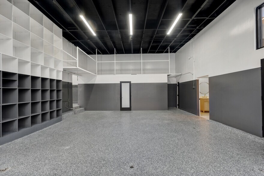 More Photos Of 17733 Chatsworth St, Granada Hills Auto Repair For Lease