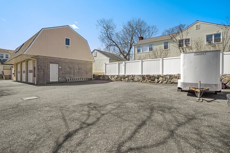 More Photos Of 215 River Road Ext, Cos Cob Office For Lease