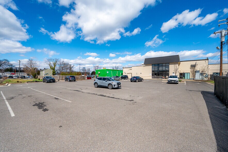 More Photos Of 1919 West St, Annapolis Office For Lease