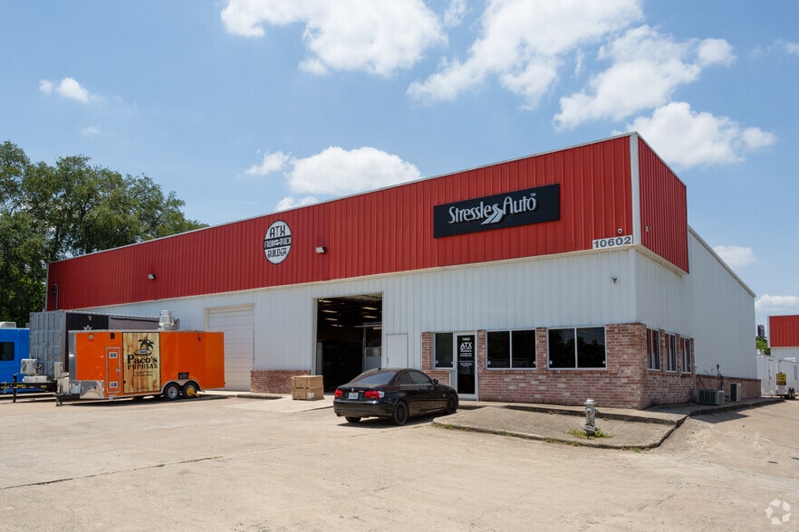 Primary Photo Of 10602 Bluff Bend Dr, Austin Freestanding For Lease