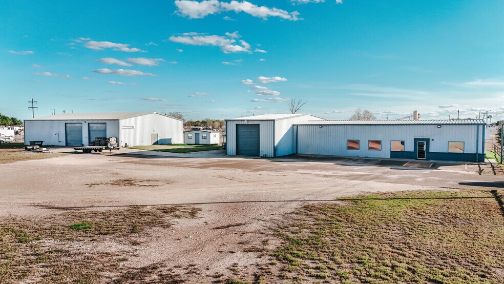 More Photos Of 13102 N Navarro St, Victoria Flex For Sale