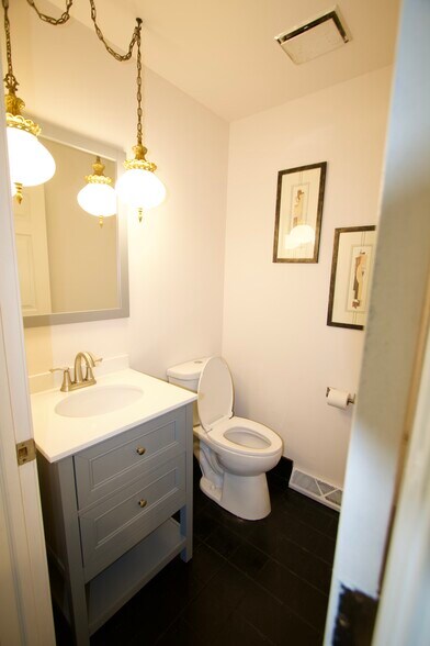 More Photos Of 123 N Jackson St, Janesville Office For Sale