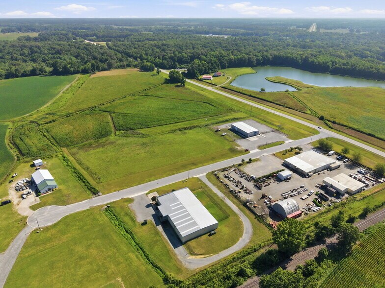 More Photos Of 3655 Peace St, Farmville Industrial For Lease