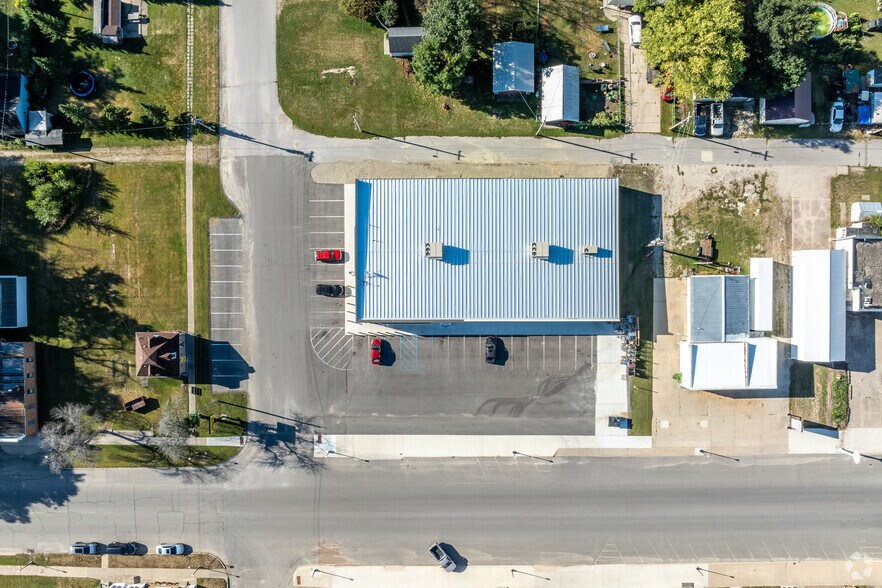 More Photos Of 113 E Main Ave, Rockford Convenience Store For Sale