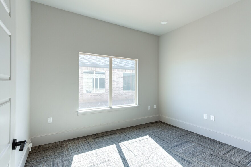 More Photos Of 1418 N Slide Rd, Lubbock Medical For Sale