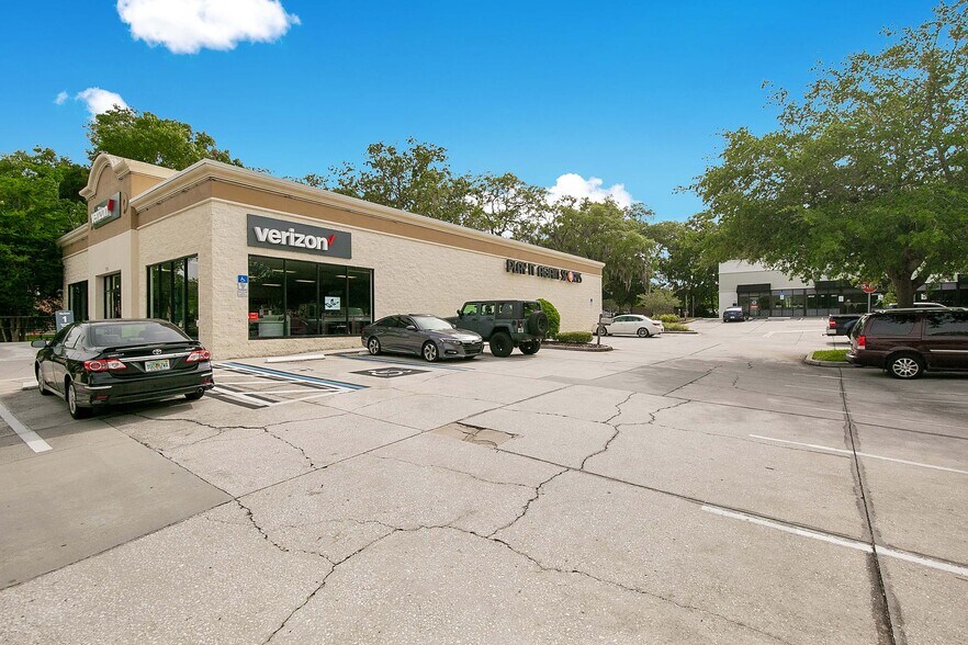 More Photos Of 950-954 N State Road 434, Altamonte Springs Freestanding For Lease