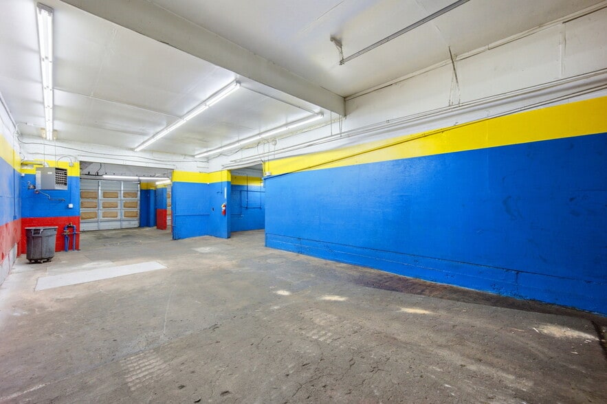 More Photos Of 2800 E Platte Ave, Colorado Springs Auto Repair For Lease