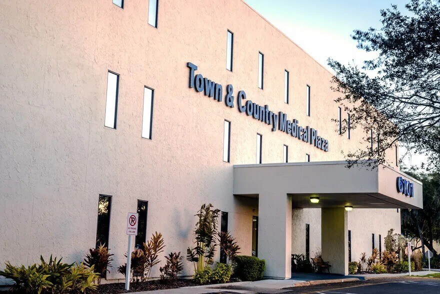 More Photos Of 6101 Webb Rd, Tampa Medical For Sale