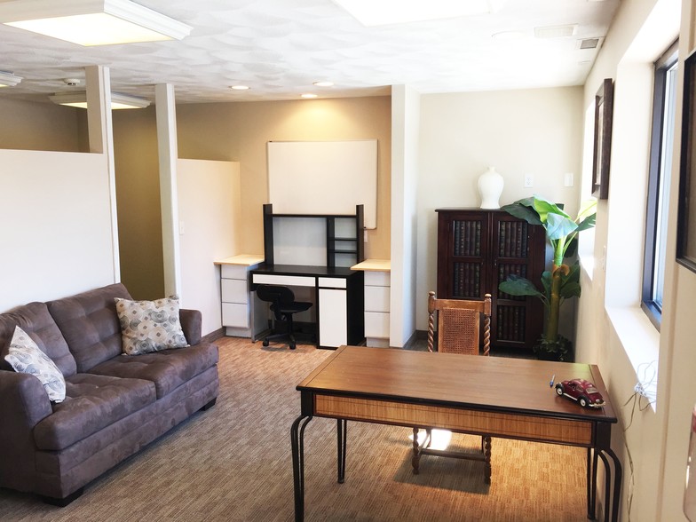 More Photos Of 227 Maple St, Middleton Office For Lease