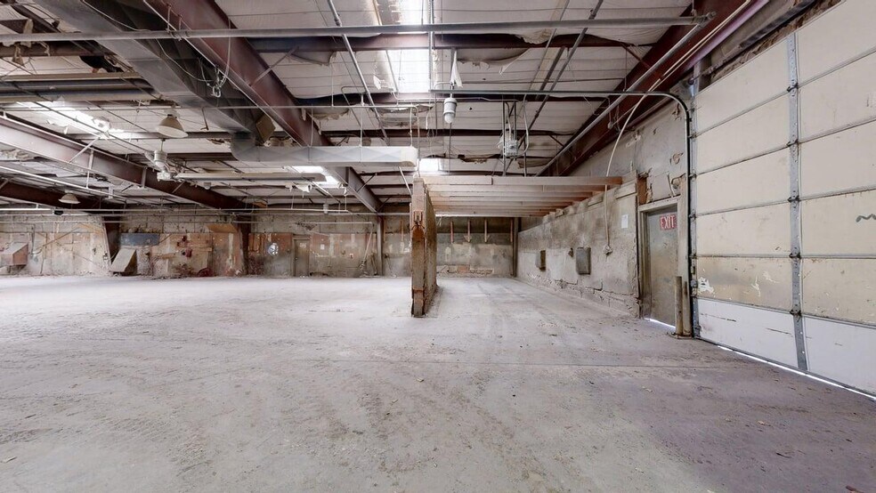 More Photos Of 119 S Washington Ave, Laurel Manufacturing For Sale