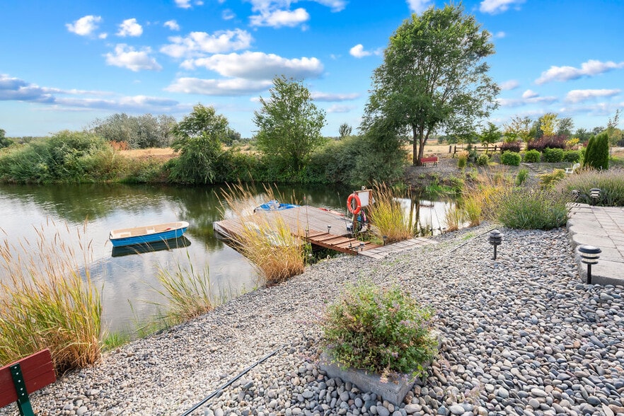 More Photos Of 701 Fountain Blvd, Zillah Hotel For Sale