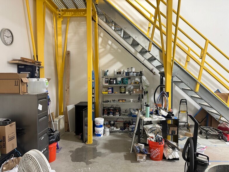 More Photos Of 2799 E Bakerview Rd, Bellingham Light Distribution For Lease