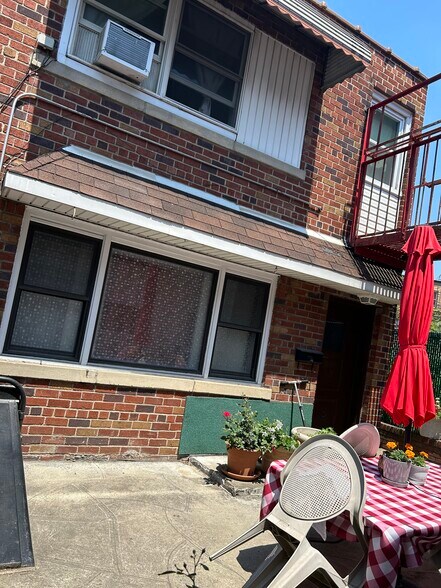 More Photos Of 543 Meeker Ave, Brooklyn Apartments For Sale