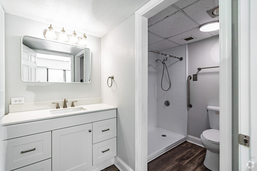 More Photos Of 1710 Magnolia Blvd, Nashville Assisted Living For Sale