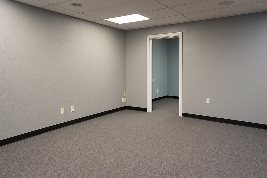 Primary Photo Of 2429-2458 Walnut Ridge St, Dallas Light Manufacturing For Lease