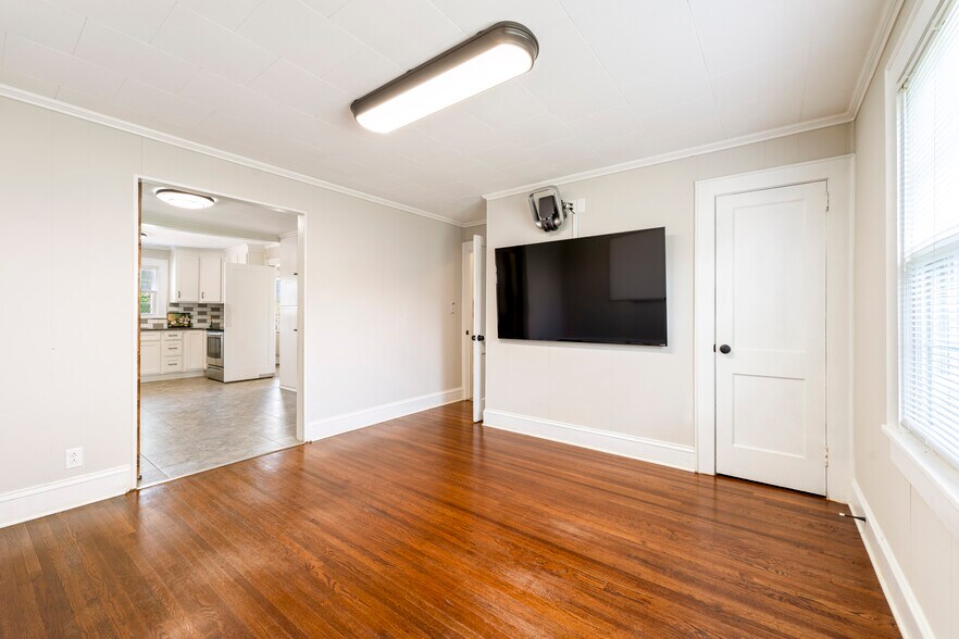 More Photos Of 2310 Concord Lake Rd, Kannapolis Office Residential For Lease