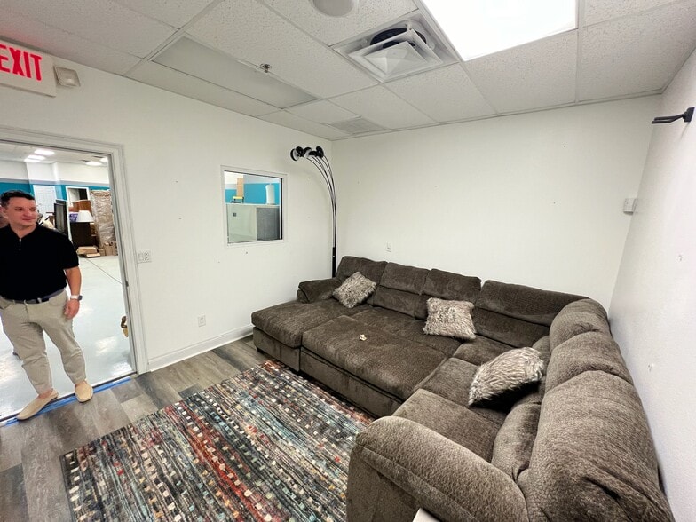 More Photos Of 947 Beville Rd, South Daytona Warehouse For Sale