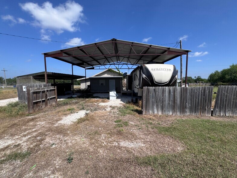 More Photos Of 252 FM 3162, Sandia Restaurant For Sale