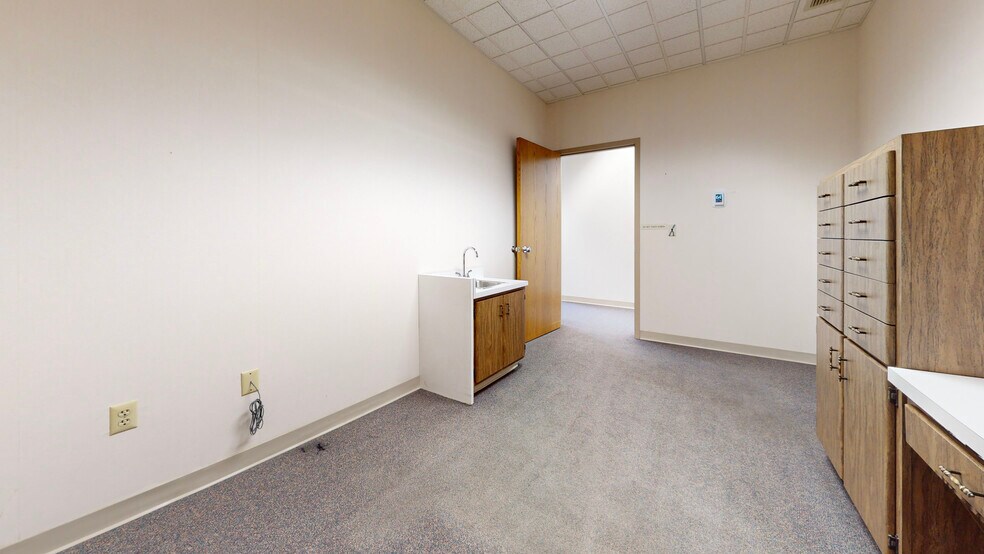 More Photos Of 2228-2230 Sunset Blvd, Steubenville Office For Lease
