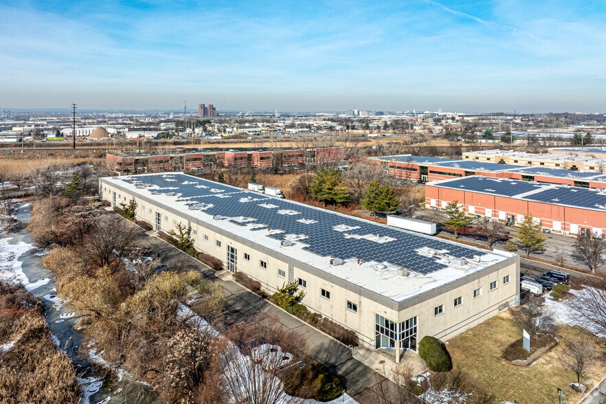 More Photos Of 701 Penhorn Ave, Secaucus Warehouse For Lease