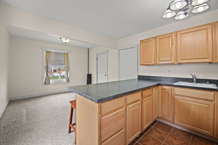 More Photos Of 18 Elm St, Rocky Hill Office Residential For Sale