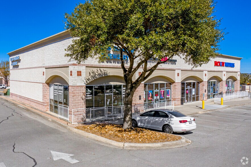 More Photos Of 11309-11323 Bandera Rd, San Antonio Unknown For Lease