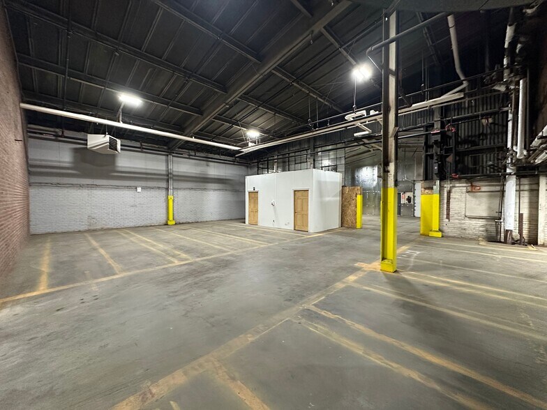 More Photos Of 2200 Bleecker St, Utica Warehouse For Lease