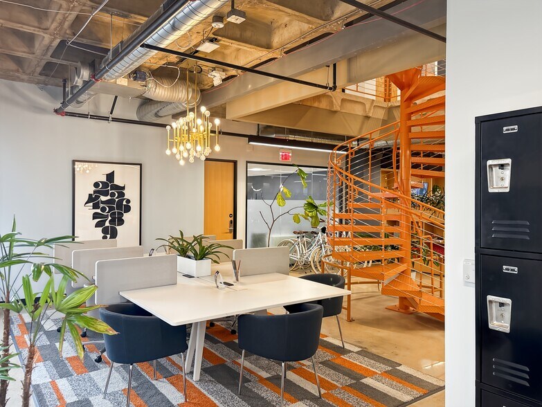 More Photos Of 4625 Lindell Blvd, Saint Louis Coworking Space