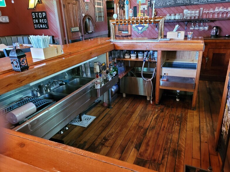 More Photos Of 26 Depot Ave, Windsor Restaurant For Sale