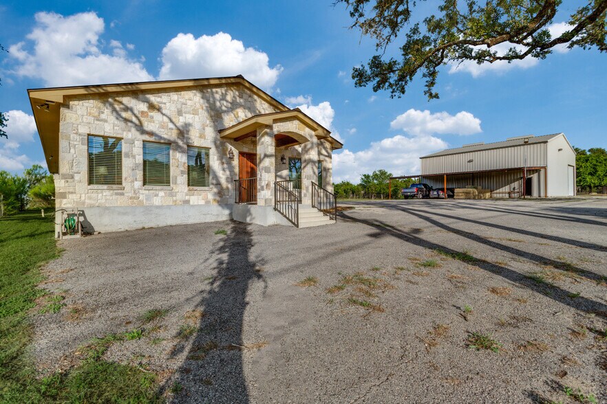 More Photos Of 42900 IH-10 West, Boerne Showroom For Sale