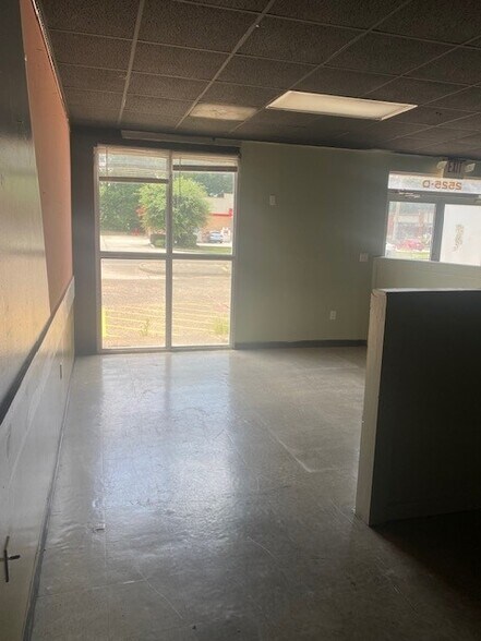 More Photos Of 2517 Lincoln Rd, Hattiesburg Self Storage For Lease