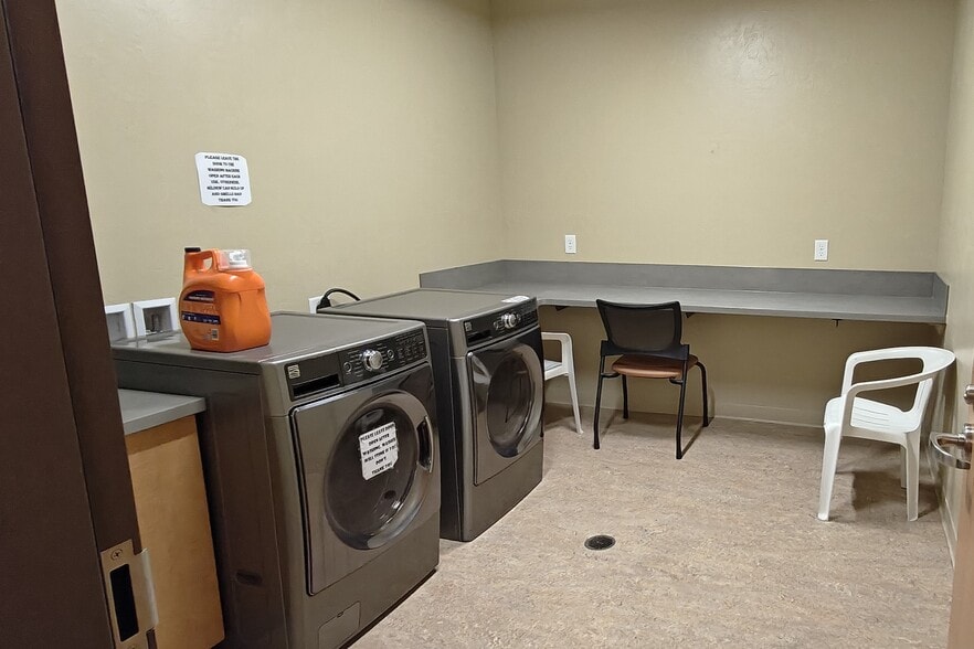 More Photos Of 3210 E Rd, Clifton Office For Sale