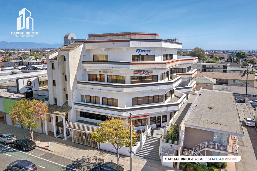 Primary Photo Of 13650 Hawthorne Blvd, Hawthorne Office For Sale