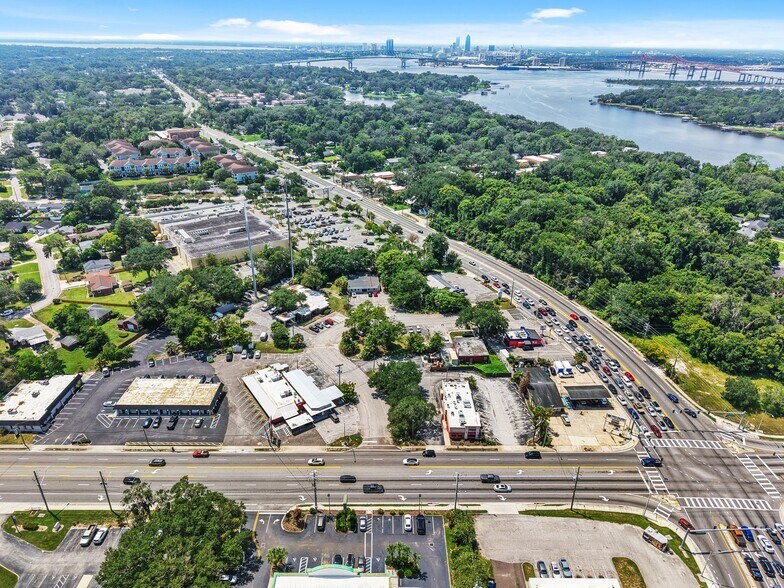 More Photos Of 1638 University Blvd S, Jacksonville Restaurant For Sale
