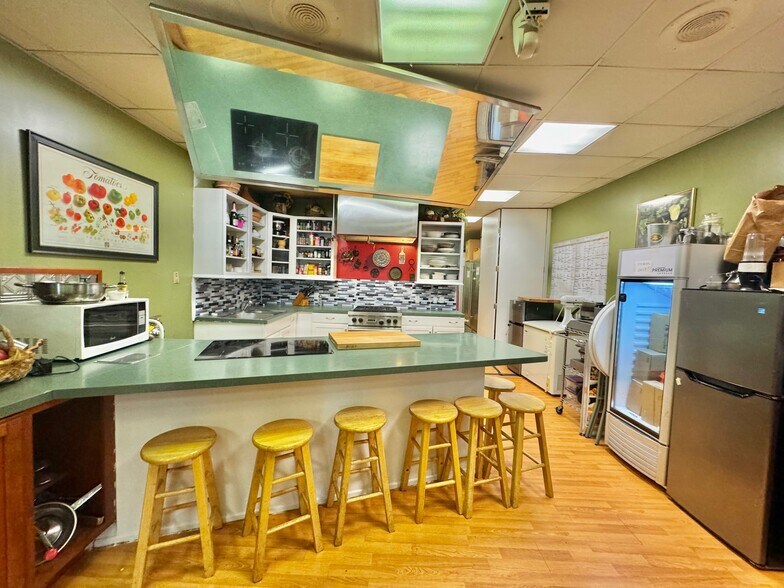 More Photos Of 32-38 Atlantic Ave, Lynbrook Office For Sale