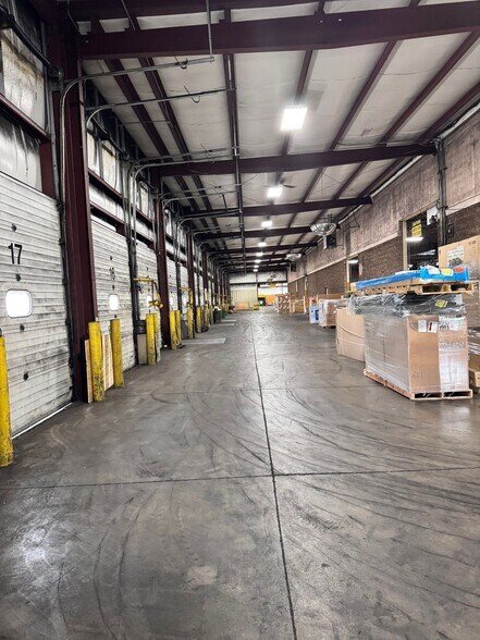 More Photos Of 6713 Pickard Dr, Mattydale Truck Terminal For Lease