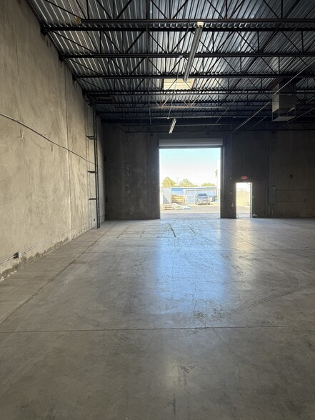 More Photos Of 4770 W University Ave, Las Vegas Warehouse For Sale
