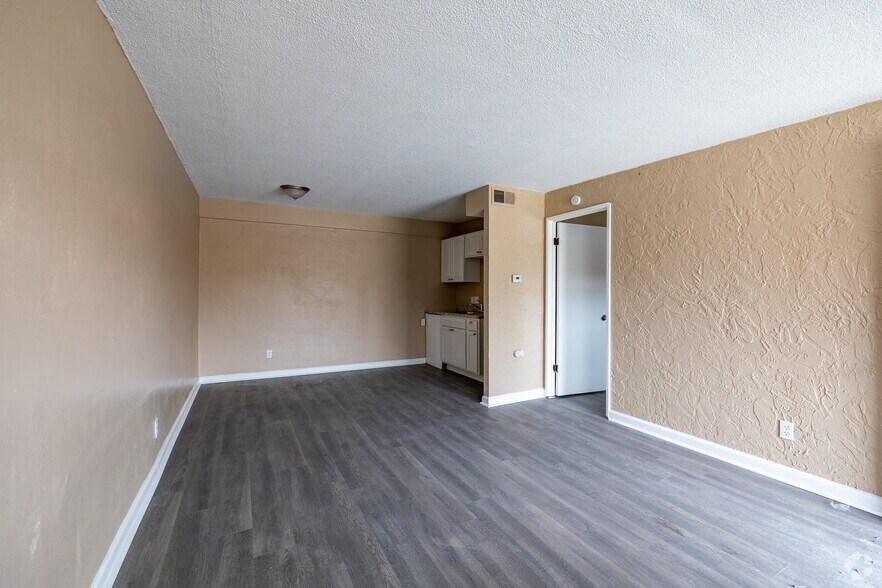 More Photos Of 9639-9640 Diamond Dr, Saint Louis Apartments For Sale